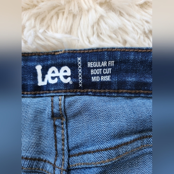 Lee Women's Midrise Regular Fit Bootcut Jeans Size 10 - Picture 7 of 10